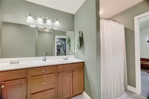 Bath - 15859 Tundra St, Saint Robert, MO 65584 photo 4 of 6