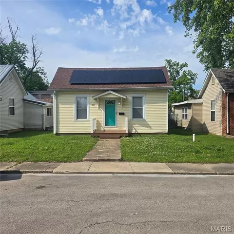 911 S 2nd St, Festus, MO 63028