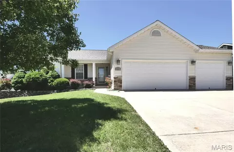 321 Turkey Roost Ln, Troy, MO 63379