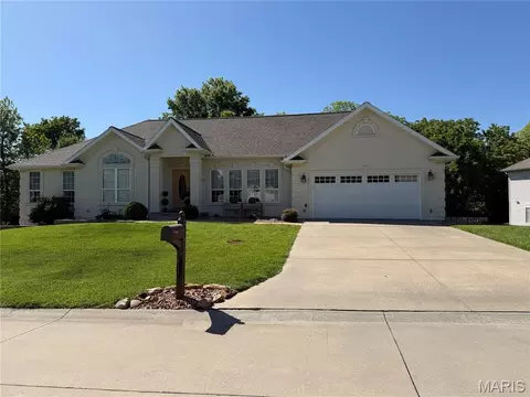 1737 Paul Revere Dr, Cape Girardeau, MO 63701