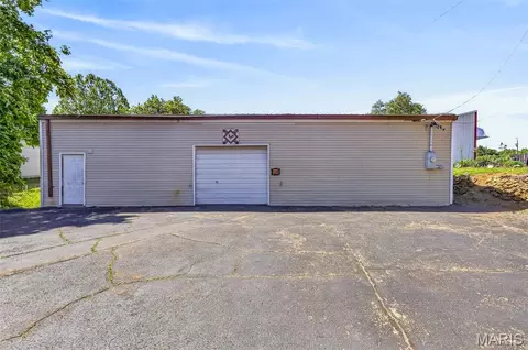 303 5th St, Park Hills, MO 63601