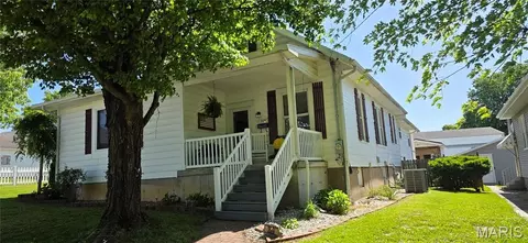 209 Knapp Ave, Chester, IL 62233