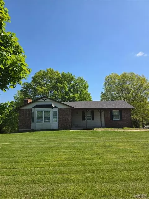 663 Homestead Ln, Villa Ridge, MO 63089