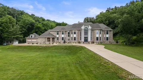 19348 Deer Pointe Estates Dr, Wildwood, MO 63038