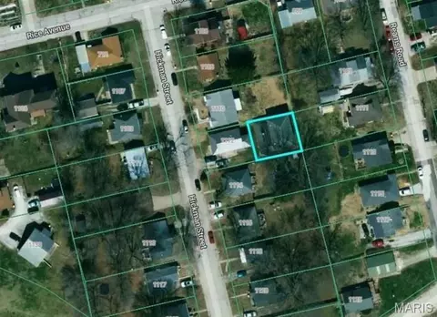 1112 12 Hickam St, Boonville, MO 65233