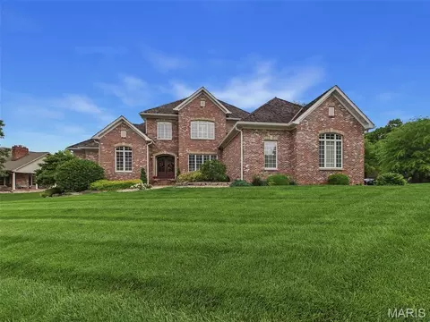 9 Dunbridge Ct, Glen Carbon, IL 62034