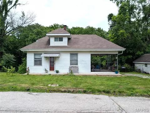 29 Superior Dr, Belleville, IL 62223