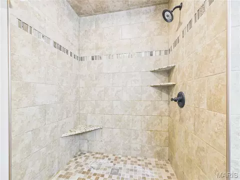 Bath - 936 N West Ln, Jackson, MO 63755 photo 7 of 10