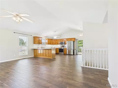 Living - 936 N West Ln, Jackson, MO 63755 photo 2 of 9