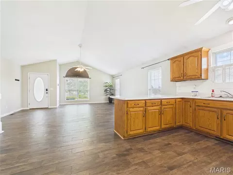 Living - 936 N West Ln, Jackson, MO 63755 photo 6 of 9