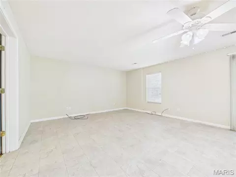 Living - 936 N West Ln, Jackson, MO 63755 photo 7 of 9