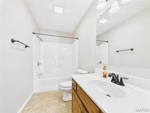 Bath - 936 N West Ln, Jackson, MO 63755 photo 2 of 10