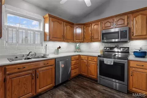 Kitchen - 936 N West Ln, Jackson, MO 63755 photo 2 of 3