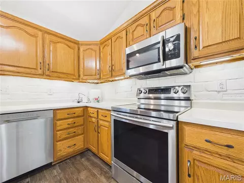 Kitchen - 936 N West Ln, Jackson, MO 63755 photo 4 of 4