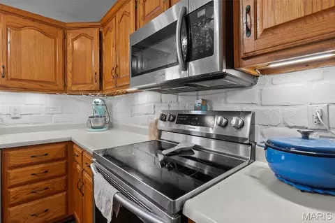 Kitchen - 936 N West Ln, Jackson, MO 63755 photo 3 of 3