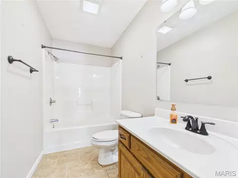 Bath - 936 N West Ln, Jackson, MO 63755 photo 1 of 10
