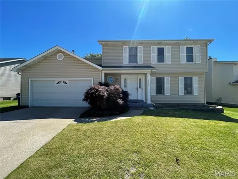 1118 Riverwood Place Dr, Florissant, MO 63031