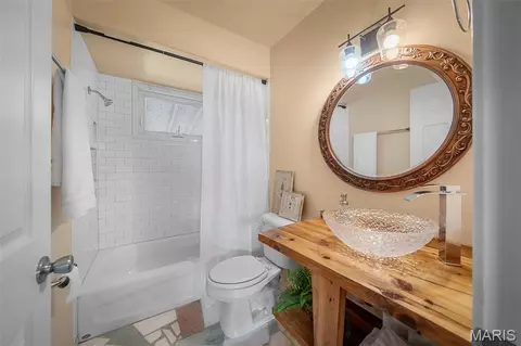 Bath - 236 Hillcrest Blvd, Ballwin, MO 63021 photo 1 of 3