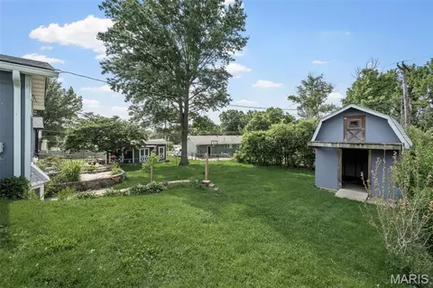 Exterior - 236 Hillcrest Blvd, Ballwin, MO 63021 photo 4 of 8