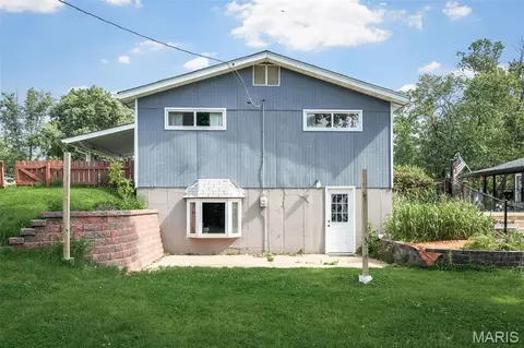 Exterior - 236 Hillcrest Blvd, Ballwin, MO 63021 photo 3 of 8