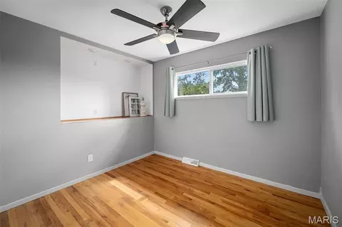 Bedroom - 236 Hillcrest Blvd, Ballwin, MO 63021 photo 6 of 7