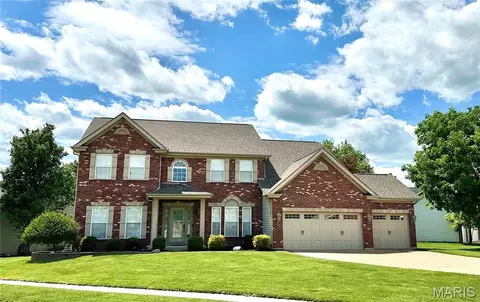 652 Meramec View Dr, Eureka, MO 63025