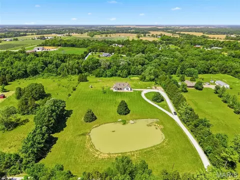 21855 N Prairie Rd, Warrenton, MO 63383