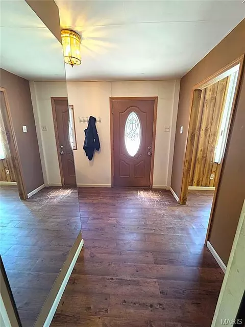 Entry Way - 352 Arrowhead Trl, Hermann, MO 65041 photo 3 of 4