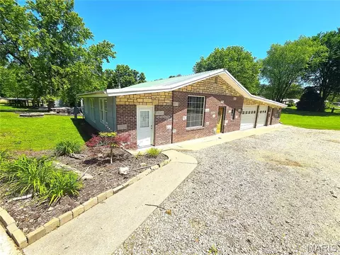Exterior - 352 Arrowhead Trl, Hermann, MO 65041 photo 3 of 16