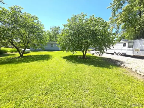 Exterior - 352 Arrowhead Trl, Hermann, MO 65041 photo 10 of 16