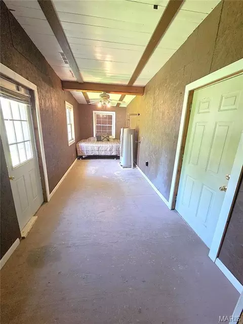 Entry Way - 352 Arrowhead Trl, Hermann, MO 65041 photo 4 of 4