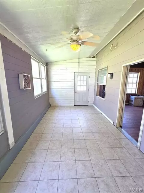 Exterior - 352 Arrowhead Trl, Hermann, MO 65041 photo 5 of 16