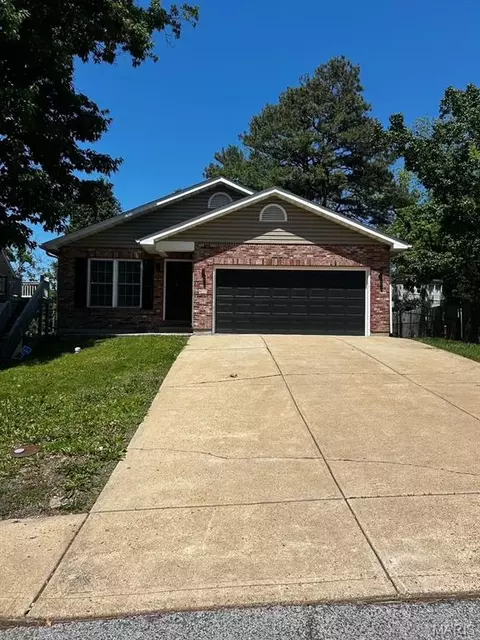 617 N 6th St, Festus, MO 63028