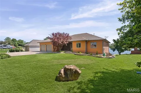 672 Monaco Dr, Edwardsville, IL 62025