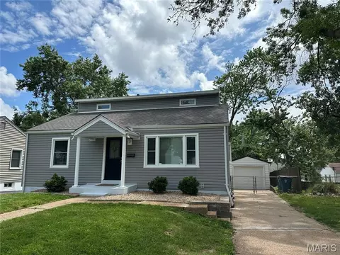 1912 Overland Dr, Saint Louis, MO 63114