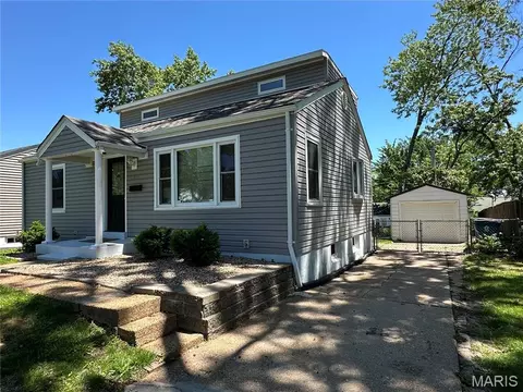 1912 Overland Dr, Saint Louis, MO 63114