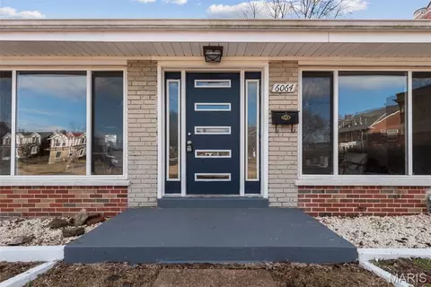 6064 W Cabanne Pl, Saint Louis, MO 63112