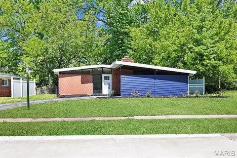 8445 Bayberry Dr, Berkeley, MO 63134