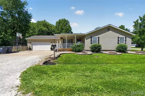 701 Mill St, Mount Olive, IL 62069