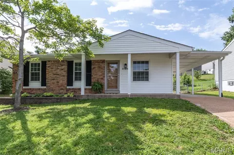 3128 Pinebrook Dr, Arnold, MO 63010