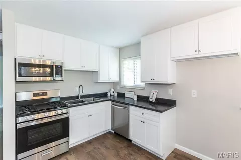 Kitchen - 3128 Pinebrook Dr, Arnold, MO 63010 photo 2 of 2