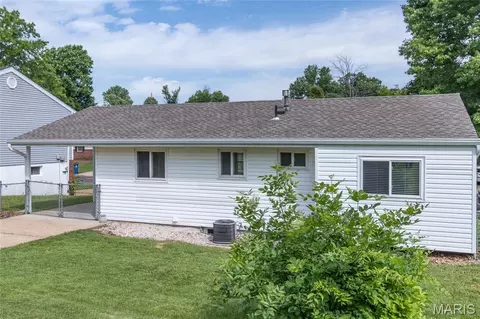 Exterior - 3128 Pinebrook Dr, Arnold, MO 63010 photo 6 of 8