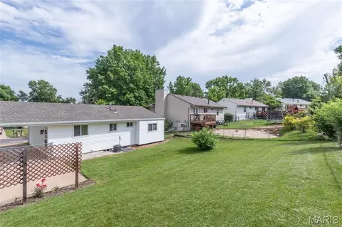Exterior - 3128 Pinebrook Dr, Arnold, MO 63010 photo 5 of 8