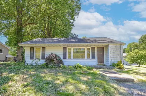 6814 Osage Dr, Belleville, IL 62223