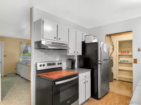 Kitchen - 530 Crest St, Saint Clair, MO 63077 photo 1 of 3