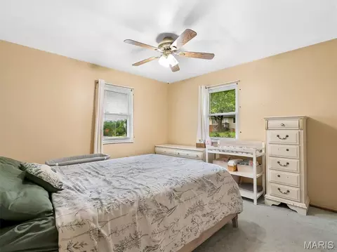Bedroom - 530 Crest St, Saint Clair, MO 63077 photo 1 of 6