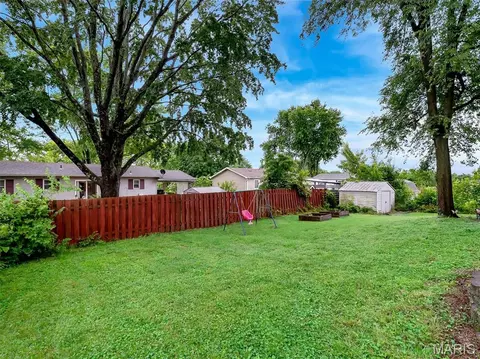 Exterior - 530 Crest St, Saint Clair, MO 63077 photo 4 of 8