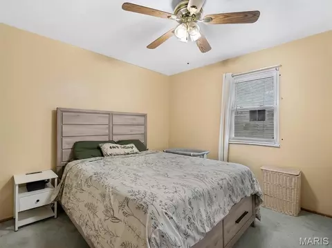 Bedroom - 530 Crest St, Saint Clair, MO 63077 photo 2 of 6
