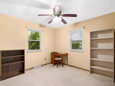 Bedroom - 530 Crest St, Saint Clair, MO 63077 photo 3 of 6