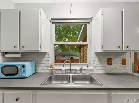 Kitchen - 530 Crest St, Saint Clair, MO 63077 photo 3 of 3